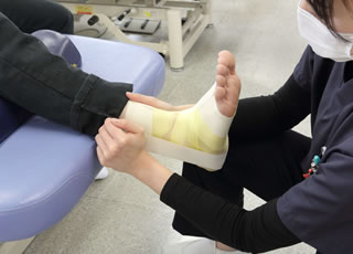 足関節捻挫に対するテーピング
